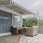 蓝屋公寓 公寓 *